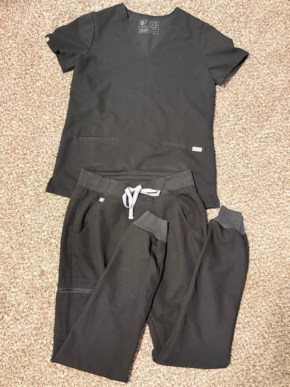 FIGS Women's Black Scrub Top & Jogger Pants Set